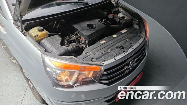 KG모빌리티(SsangYong) Korando 투리스모 4WD GT 9인승, 2014 6