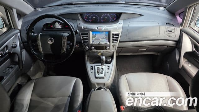 KG모빌리티(SsangYong) Korando 투리스모 4WD GT 9인승, 2014 7