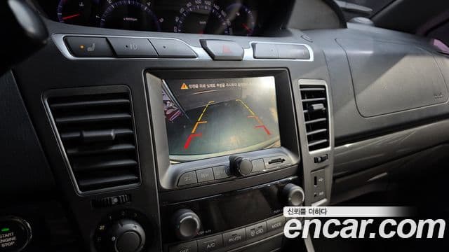 KG모빌리티(SsangYong) Korando 투리스모 4WD GT 9인승, 2014 15