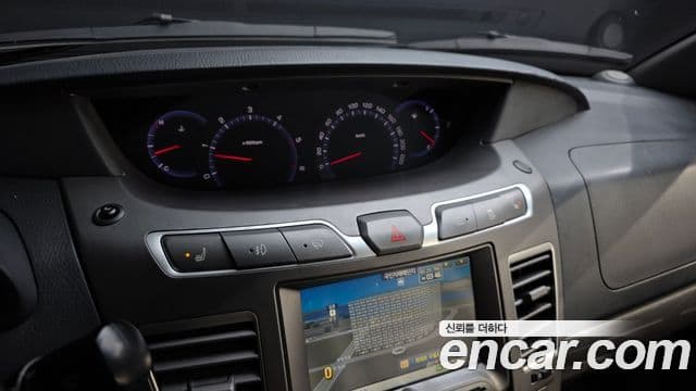 KG모빌리티(SsangYong) Korando 투리스모 4WD GT 9인승, 2014 16