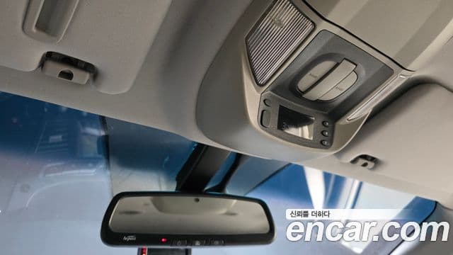 KG모빌리티(SsangYong) Korando 투리스모 4WD GT 9인승, 2014 19