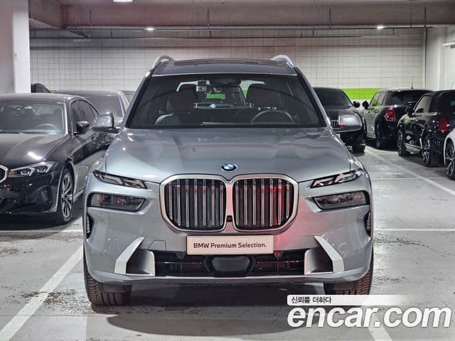 BMW X7 (G07) xDrive 40i Design Pure Excellence 6인승, 2025 3