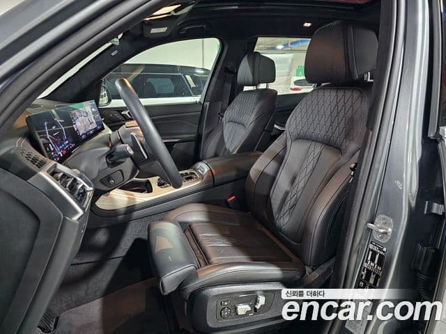 BMW X7 (G07) xDrive 40i Design Pure Excellence 6인승, 2025 10