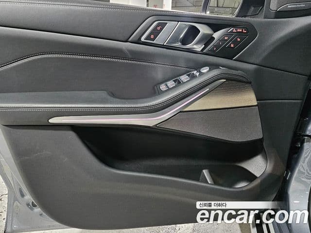 BMW X7 (G07) xDrive 40i Design Pure Excellence 6인승, 2025 11