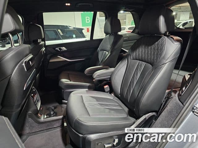 BMW X7 (G07) xDrive 40i Design Pure Excellence 6인승, 2025 16