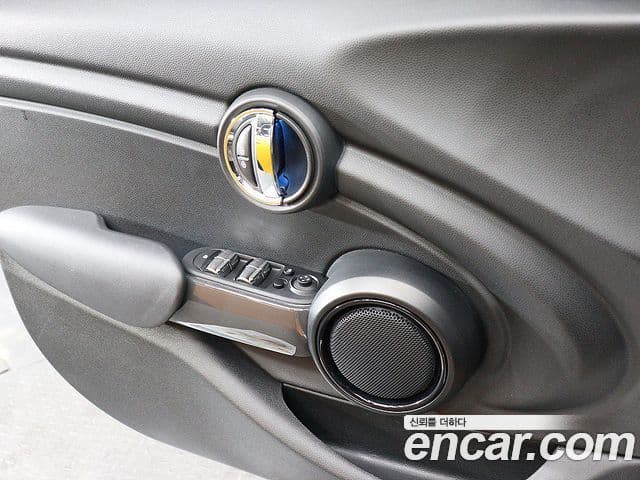 Mini Cooper 3세대, 2017 16