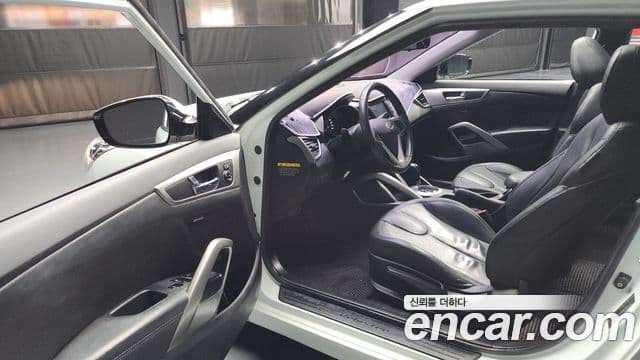 Hyundai Veloster Unique, 2012 10