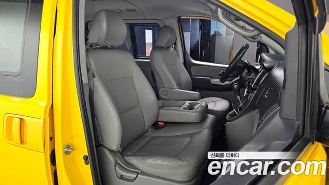 Hyundai Grand Starex детский перевозочный автомобиль, 2017 10