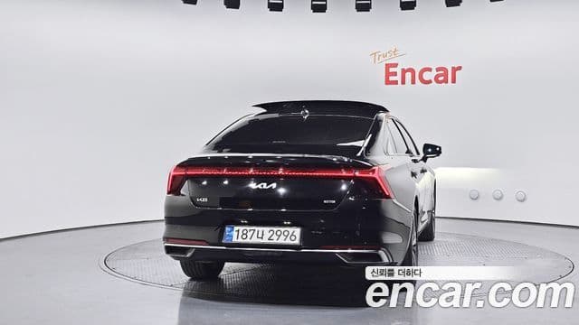 Kia K8 гибрид Signature, 2023 4
