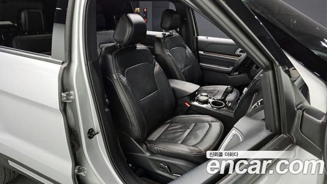 Ford Explorer 5세대, 2016 10