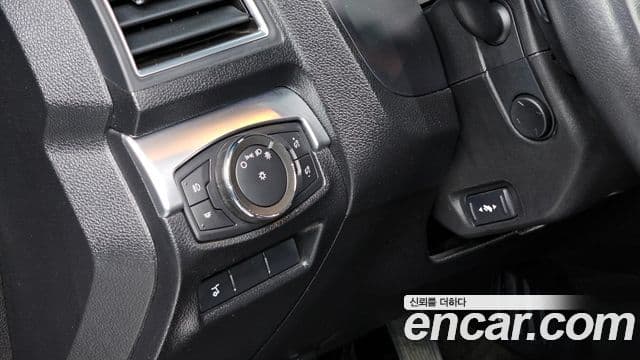 Ford Explorer 5세대, 2016 14