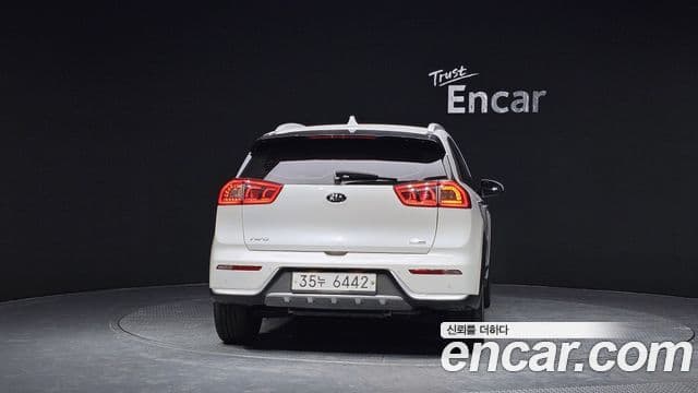 Kia Niro Prestige, 2018 4