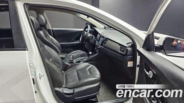 Kia Niro Prestige, 2018 11