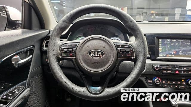Kia Niro Prestige, 2018 13