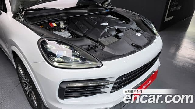 Porsche Cayenne (PO536), 2019 6