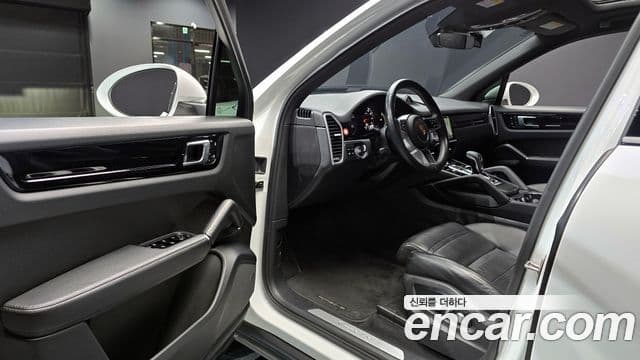 Porsche Cayenne (PO536), 2019 11