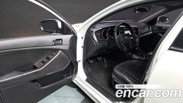 Kia K5 LPI Deluxe, 2012 11