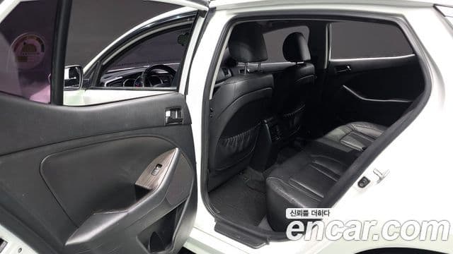 Kia K5 LPI Deluxe, 2012 12