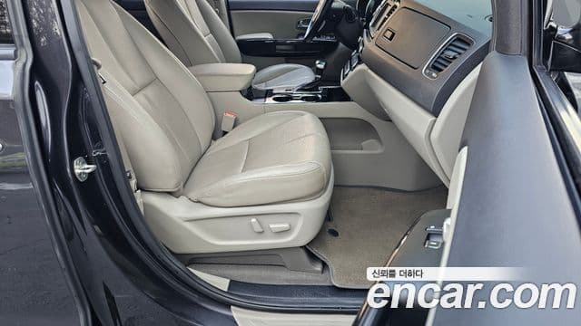 Kia The / новый New Carnival Noblesse, 2019 10