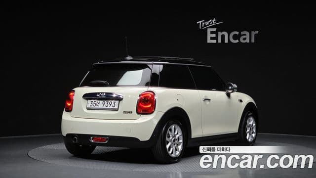 Mini Cooper 3세대, 2017 2