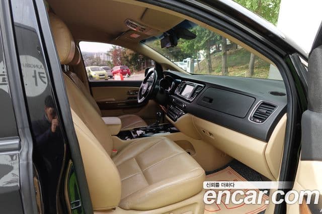 Kia All New Carnival Noblesse, 2016 11