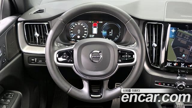 Volvo XC60 2세대 T8 R-Design, 2021 13