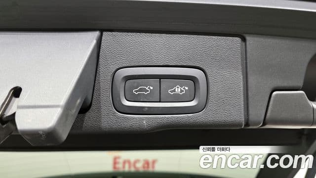 Volvo XC60 2세대 T8 R-Design, 2021 18