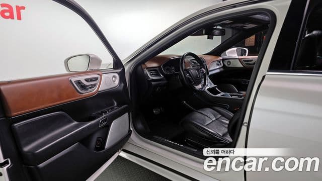Lincoln Continental 10세대 3.0 Presidential AWD, 2018 10