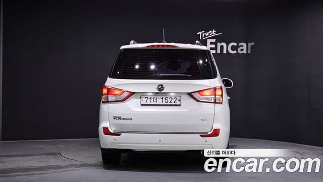 KG모빌리티(SsangYong) Korando 투리스모 4WD GT 11인승, 2015 18