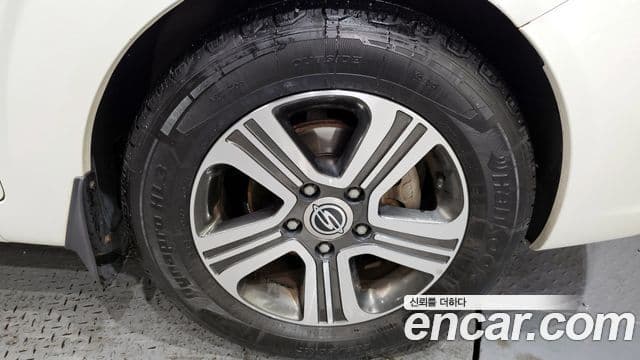 KG모빌리티(SsangYong) Korando 투리스모 4WD GT 11인승, 2015 3