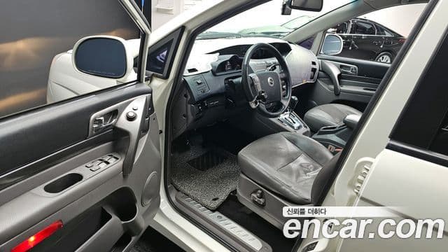 KG모빌리티(SsangYong) Korando 투리스모 4WD GT 11인승, 2015 9