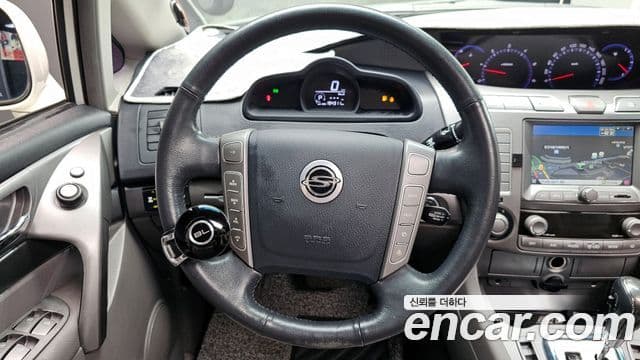 KG모빌리티(SsangYong) Korando 투리스모 4WD GT 11인승, 2015 2