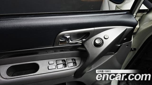 KG모빌리티(SsangYong) Korando 투리스모 4WD GT 11인승, 2015 11