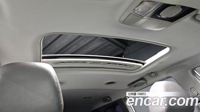 KG모빌리티(SsangYong) Korando 투리스모 4WD GT 11인승, 2015 10