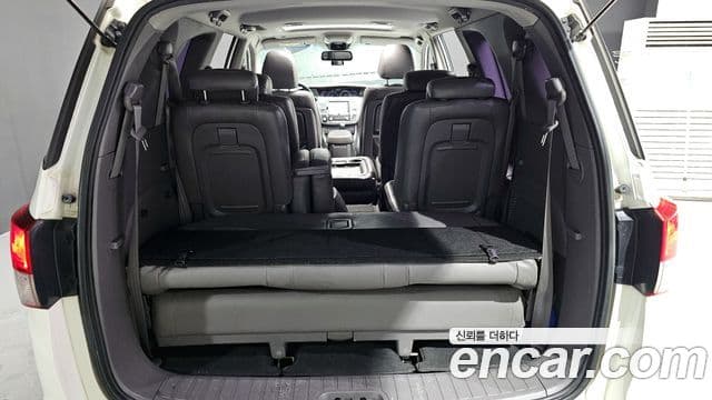 KG모빌리티(SsangYong) Korando 투리스모 4WD GT 11인승, 2015 17