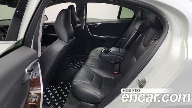 Volvo S60 2세대, 2018 11