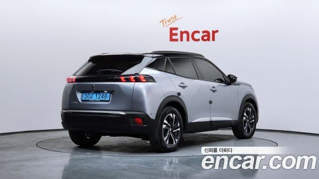 Peugeot e-2008 2세대 EV GT, 2021 2