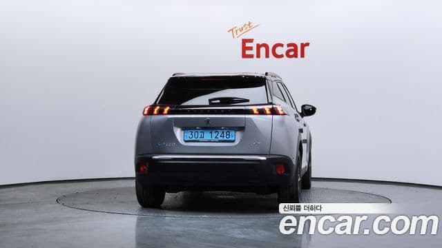 Peugeot e-2008 2세대 EV GT, 2021 4