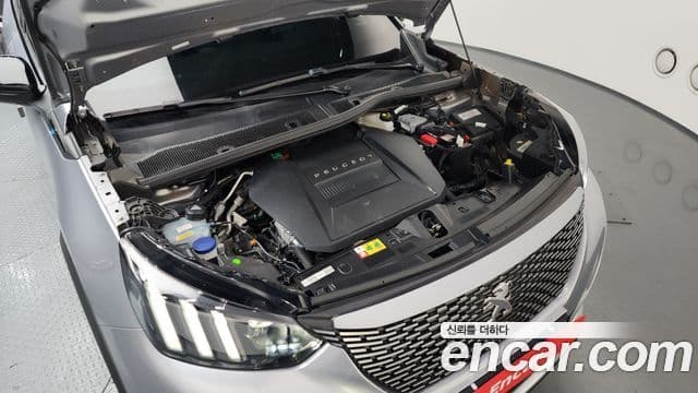 Peugeot e-2008 2세대 EV GT, 2021 6