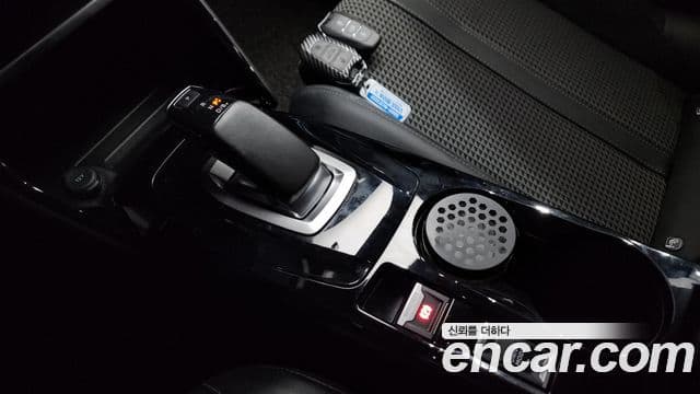 Peugeot e-2008 2세대 EV GT, 2021 9