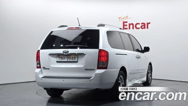Kia Carnival R President, 2013 2