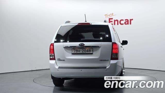 Kia Carnival R President, 2013 4