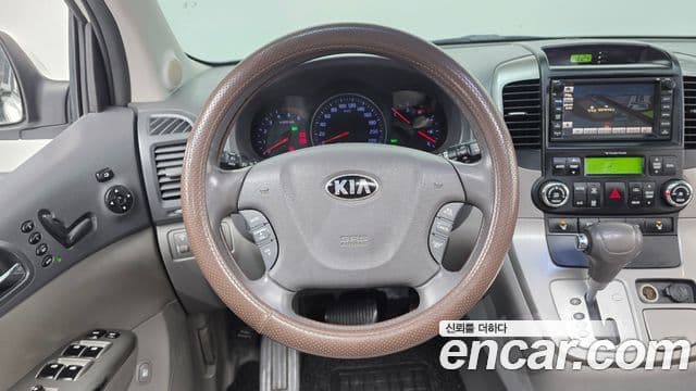 Kia Carnival R President, 2013 13