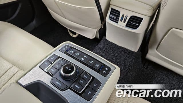 Genesis G80 Premium Luxury, 2019 18