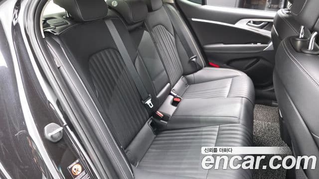 Genesis G70 Elite, 2019 12