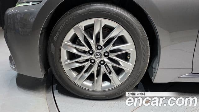 Lexus LS500 5세대 3.5 Luxury AWD, 2018 все фото