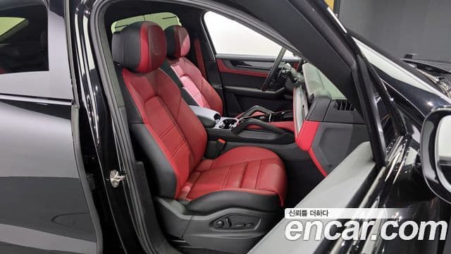 Porsche Cayenne (PO536) 4.0 GTS купе, 2025 12