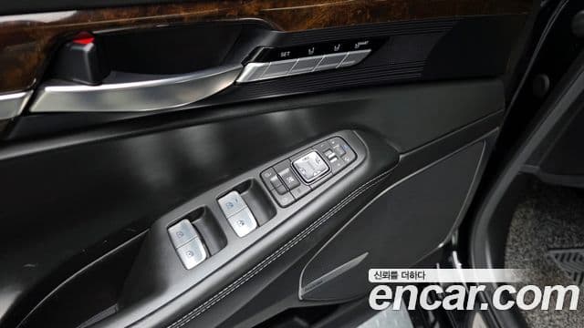 Genesis EQ900 Prestige, 2017 11