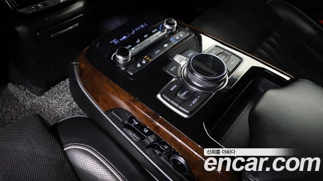 Genesis EQ900 Prestige, 2017 18