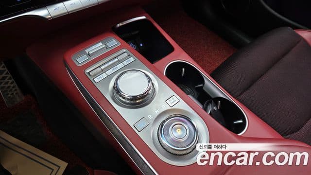 Genesis GV70, 2021 9